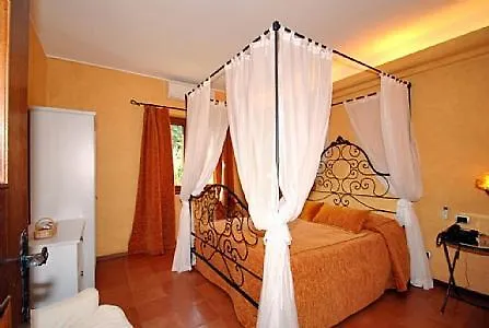 Sleeps 8 Pool Air Con Wifi * Lesa