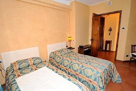 Villa Sleeps 8 Pool Air Con Wifi
